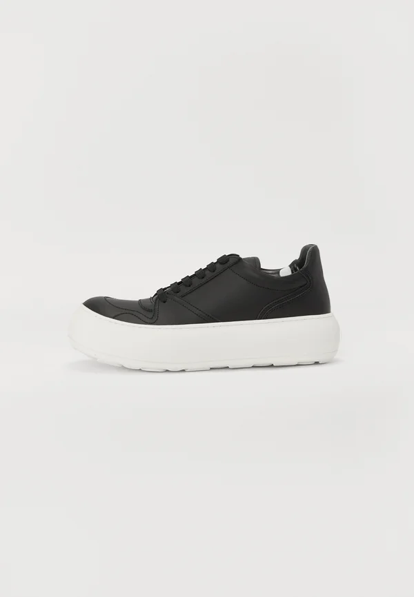 OLLIE - Sneaker low - nero