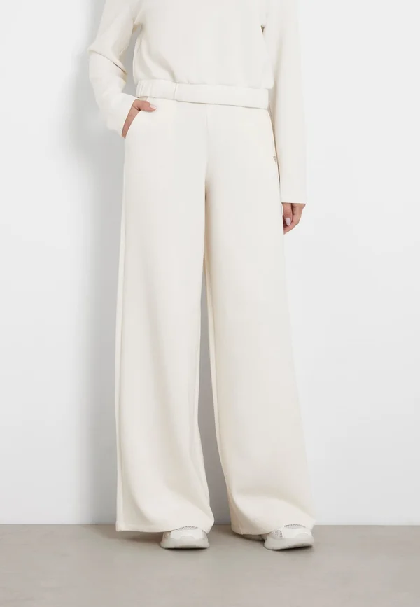 OLYMPE WIDE LEG - Jogginghose - creme