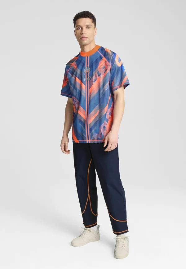 OLYMPIQUE MARSEILLE FTBLSTATEMENT RETRO  - Vereinsmannschaften - fluro orange pes-racing blue