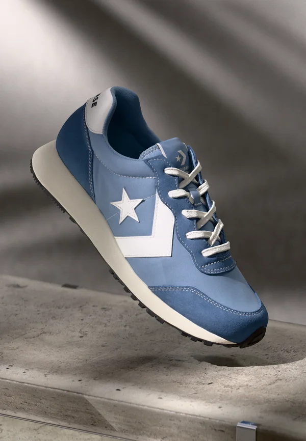 OMEGA TRAINER UNISEX - Sneaker low - yeti blue/slacker blue