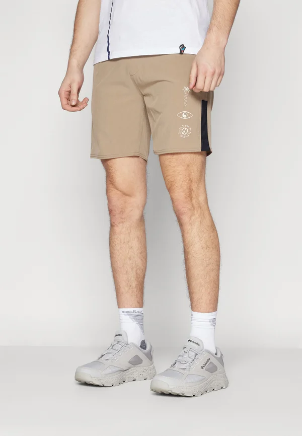OMNI TRAINING - Kurze Sporthose - light brown
