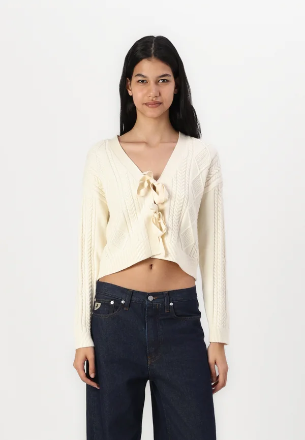 ONLFIA STRING - Strickjacke - whitecap gray