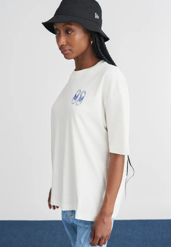 OUTFIT LAYOUT - T-Shirt print - white