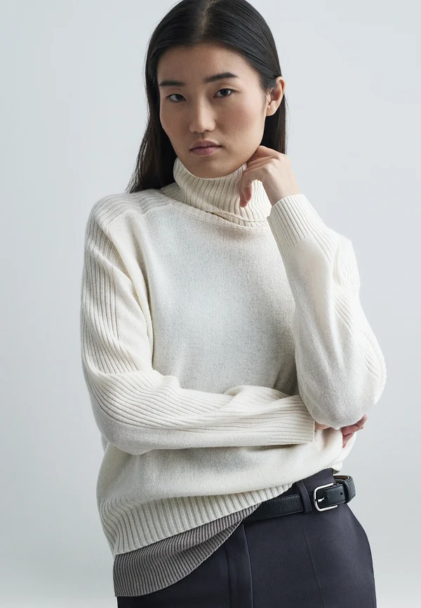 OVERARM ROLL NECK - Strickpullover - warm white