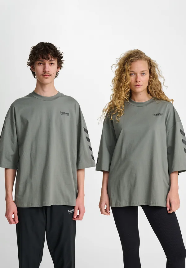 OVERSIZED WILLY SW - T-Shirt print - sedona sage