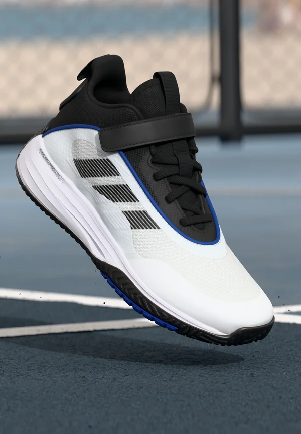 OWNTHEGAME 3.0 UNISEX - Basketballschuh - footwear white/core black