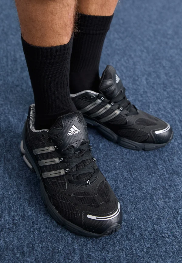 OZWEEGO PRO - Sneaker low - core black/iron metallic/grey six