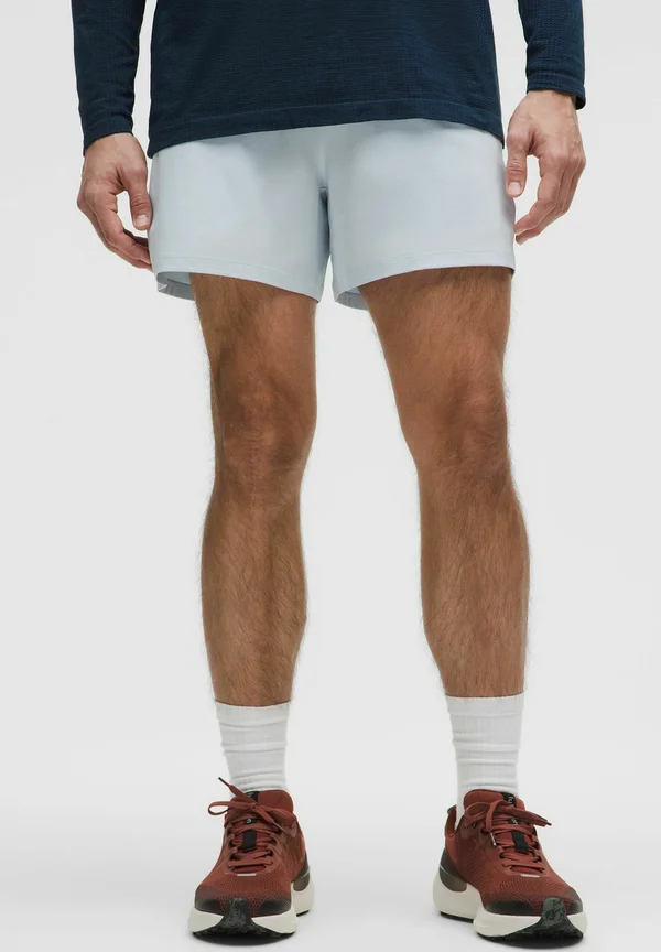 PACE BREAKER LINERLESS 13CM - Shorts - starch blue