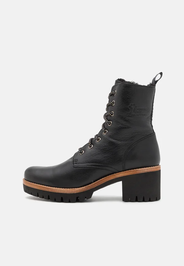 PADMA - Plateaustiefelette - black