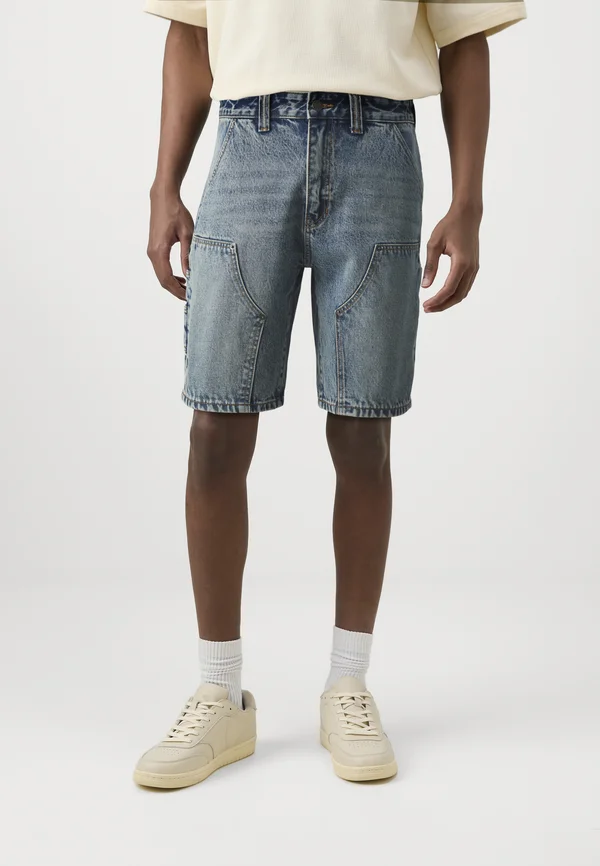 PANEL CARPENTER - Jeans Shorts - medium wash