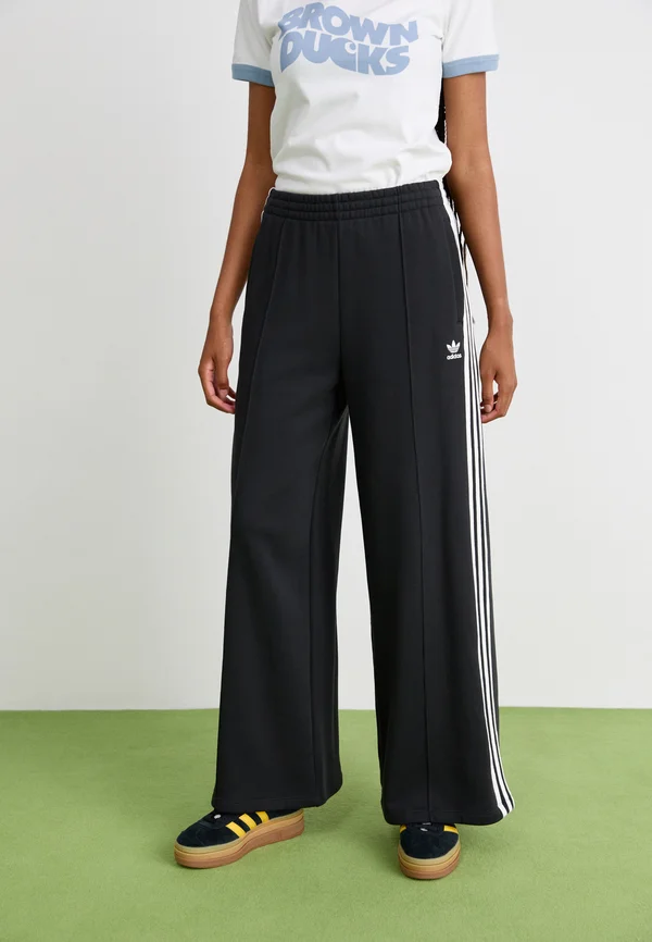 PANT - Jogginghose - black