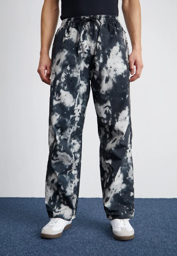 PANT - Jogginghose - black