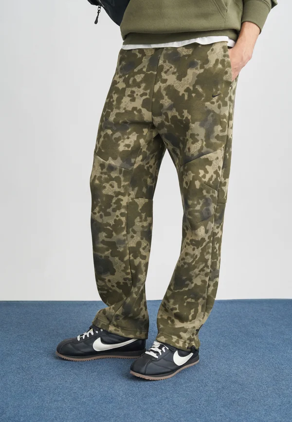PANT - Jogginghose - neutral olive/black