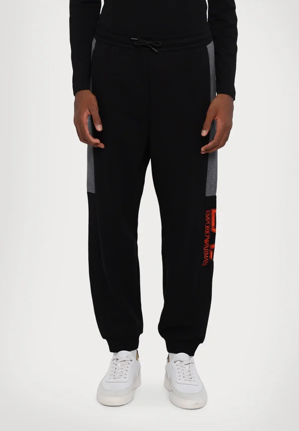 PANTALONI - Jogginghose - black