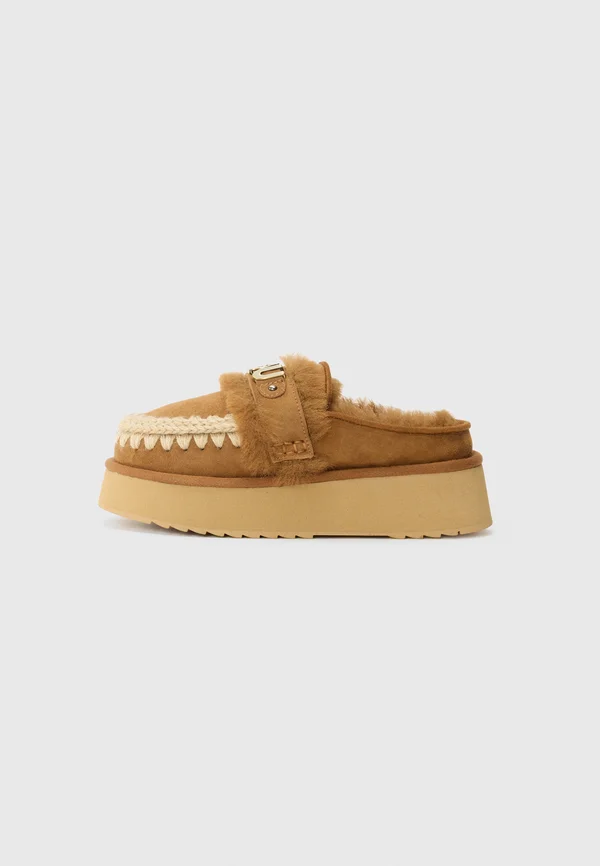 Pantolette flach - cognac