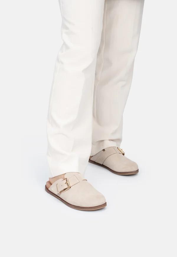 Pantolette flach - dark beige