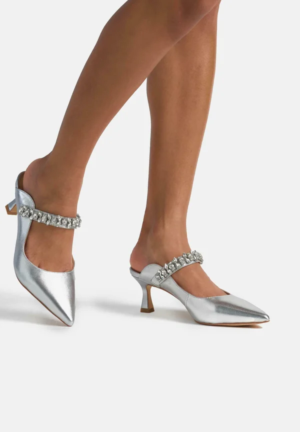 Pantolette flach - plateado