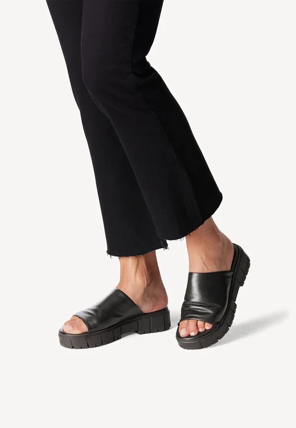 Pantolette hoch - black uni