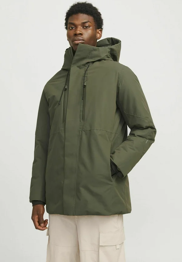 Parka - forest night