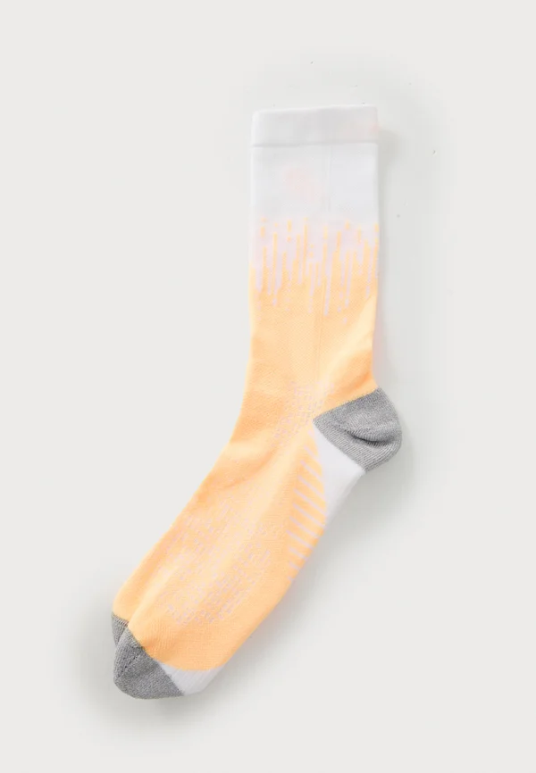 PERFORMANCE RUN CREW SOCK UNISEX - Sportsocken - brilliant  white/orange glow
