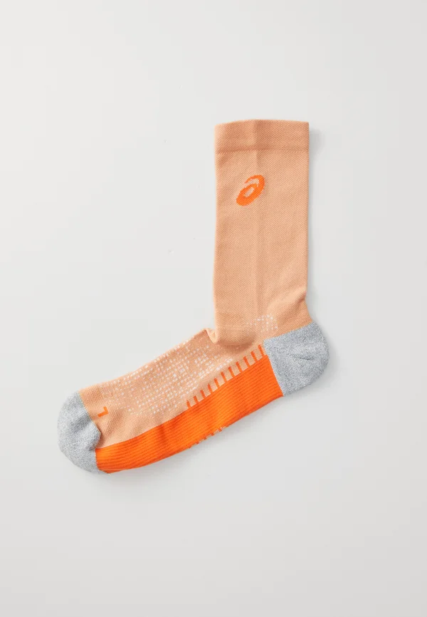 PERFORMANCE RUN CREW SOCK UNISEX - Sportsocken - mojave