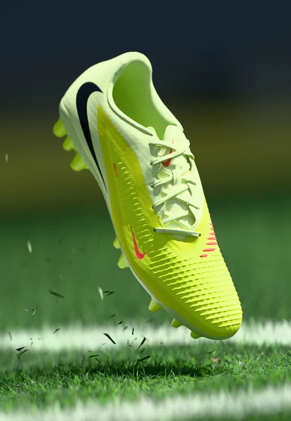 PHANTOM 6 LOW ACAD AG - Fußballschuhe Kunstrasen - hyper crimson/black/limelight