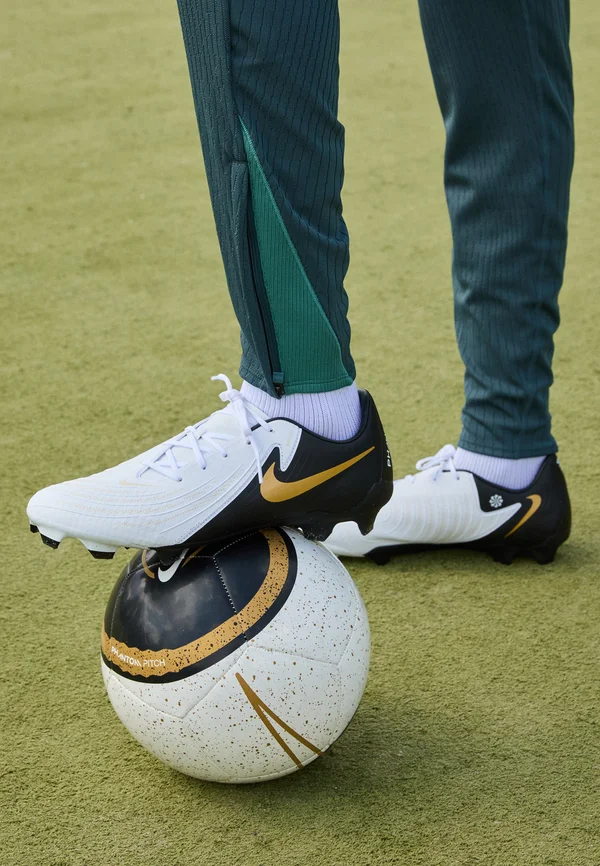 PHANTOM GX 2 ACADEMY FG/MG - Fußballschuhe für festen Untergrund - white/black/metallic gold coin