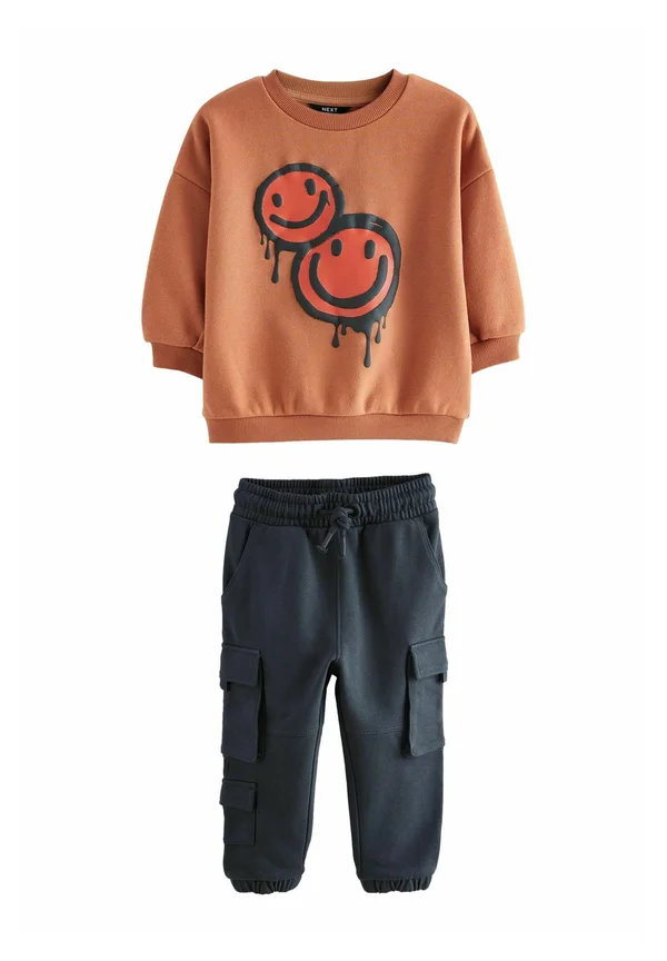 PLACEMENT PRINT UTILITY AND SET - Cargohose - rust brown happy