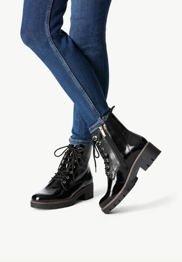 Plateaustiefelette - black patent
