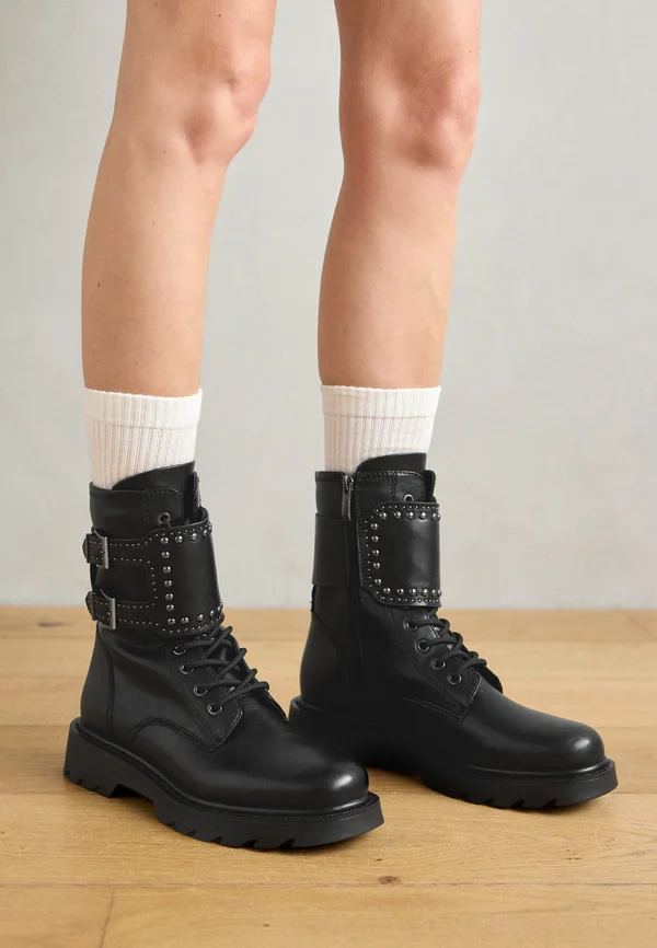 Plateaustiefelette - black