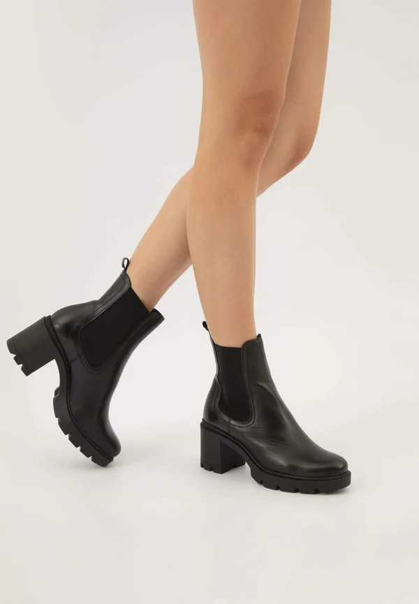 Plateaustiefelette - black