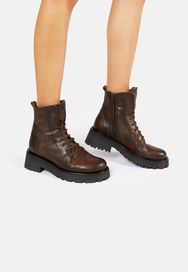 Plateaustiefelette - cognac