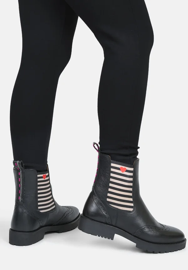 Plateaustiefelette - schwarz