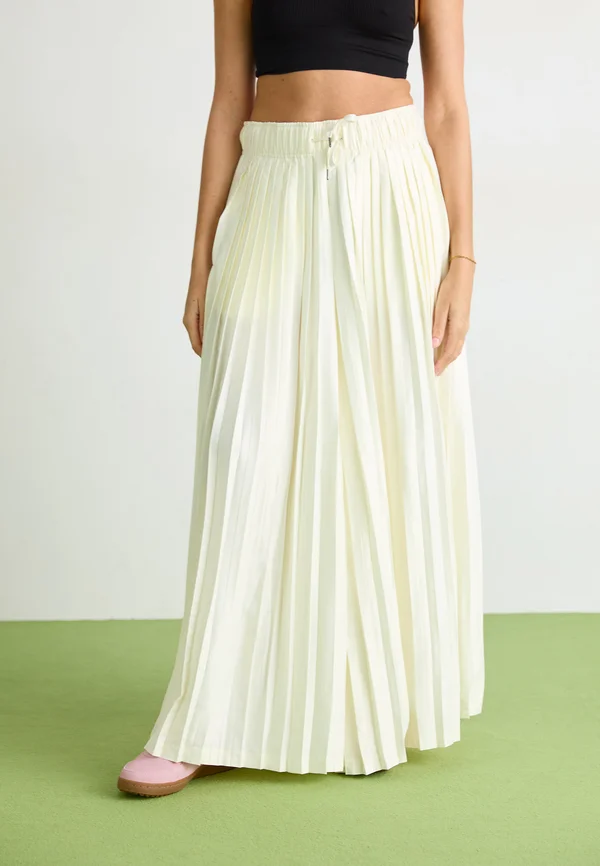 PLEATD - Maxirock - sail