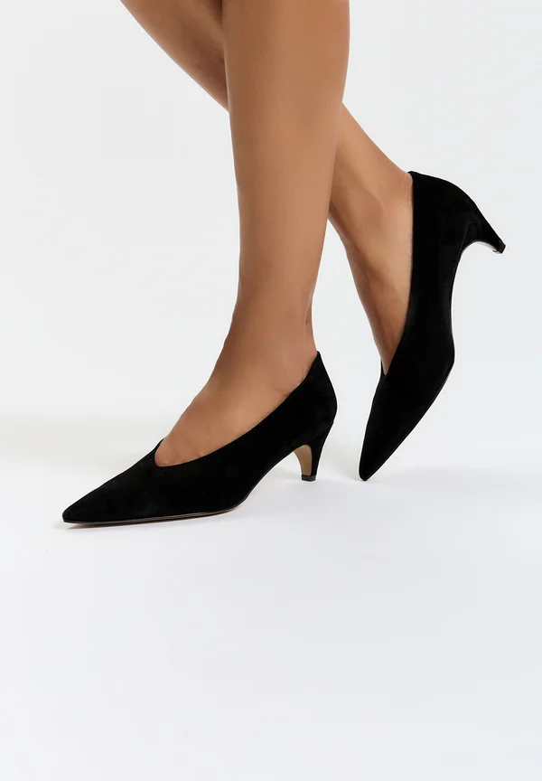 POINTED TOE - Pumps - black