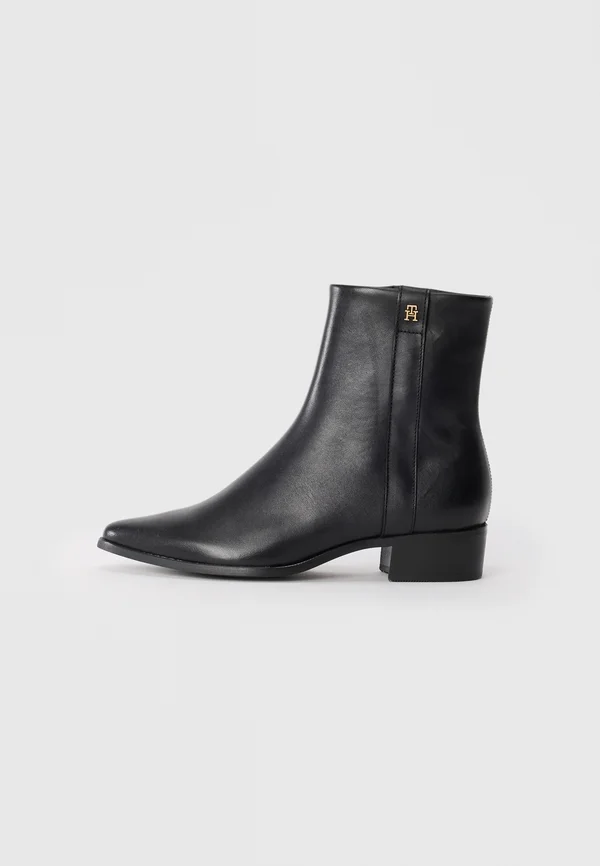 POINTY - Stiefelette - black