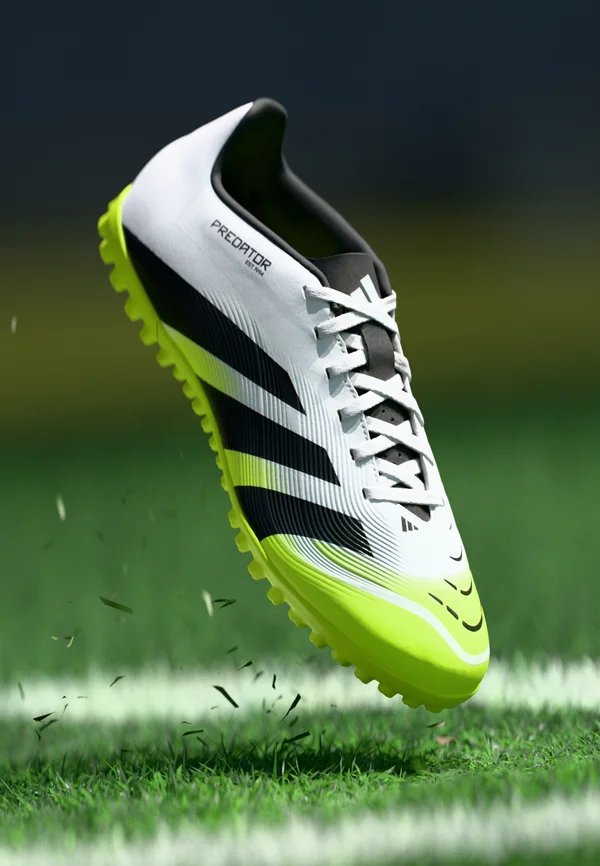 PREDATOR CLUB TURF FOOTBALL BOOTS - Rasen-Fußballschuhe - footwear white/core black/lucid lemon
