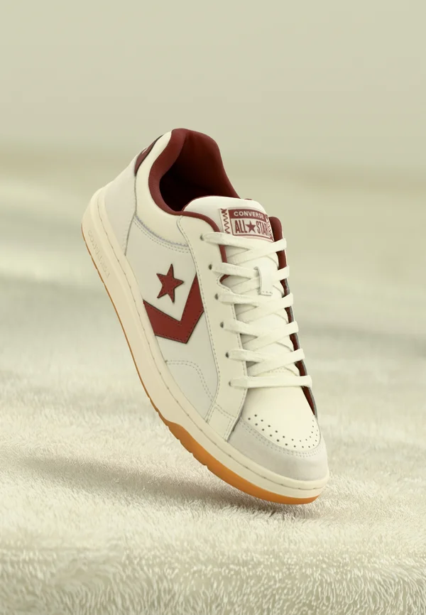 PRO BLAZE CLASSIC - Sneaker low - egret/rottin apple