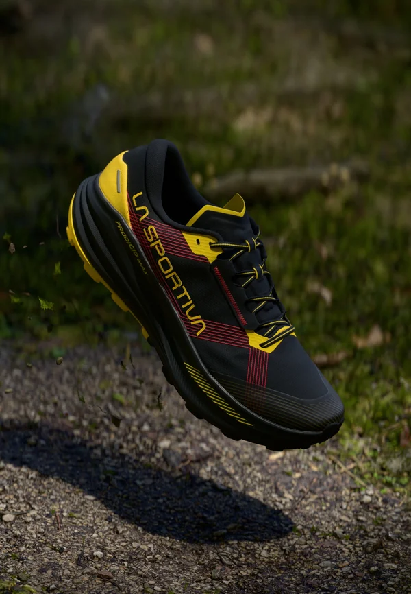 PRODIGIO MAX - Hikingschuh - black/yellow