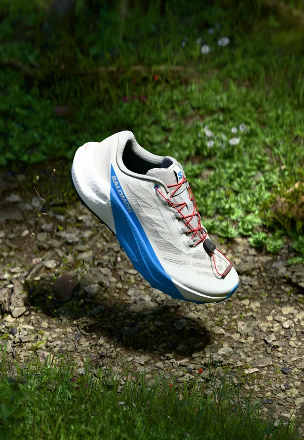 PULSAR - Laufschuh Trail - lunar rock/white/french blue
