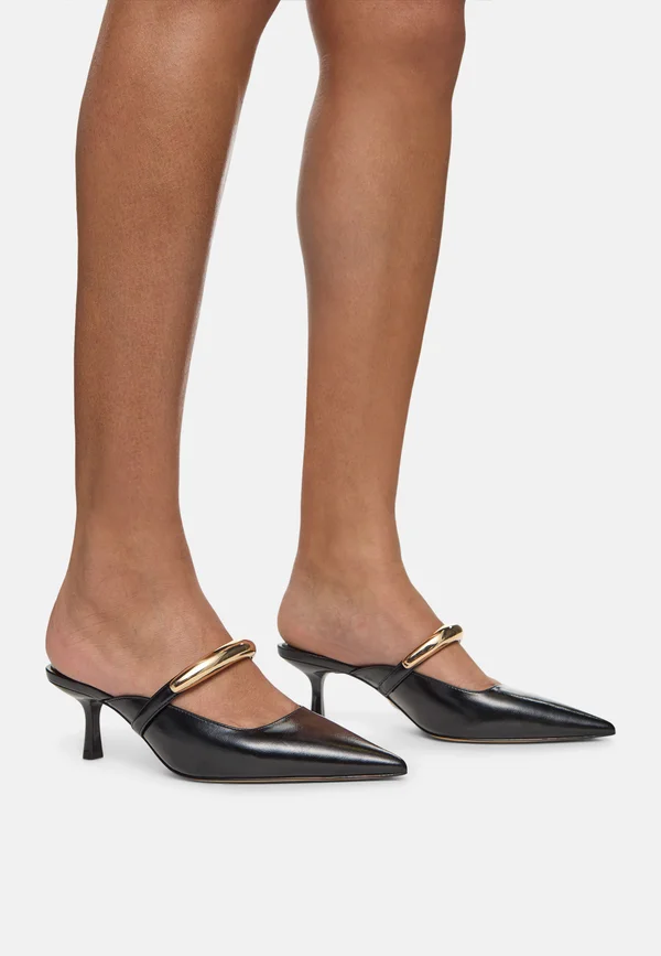 Pumps - black