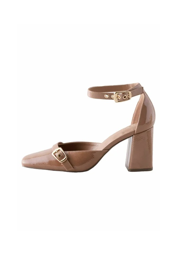 Pumps - brown