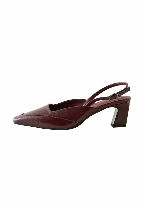 Pumps - burgundy red