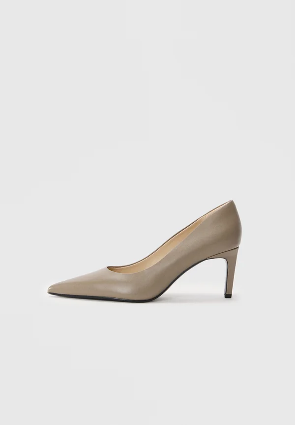 Pumps - desert taupe