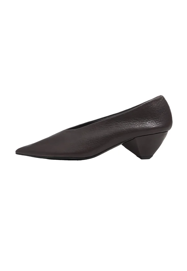Pumps - moca