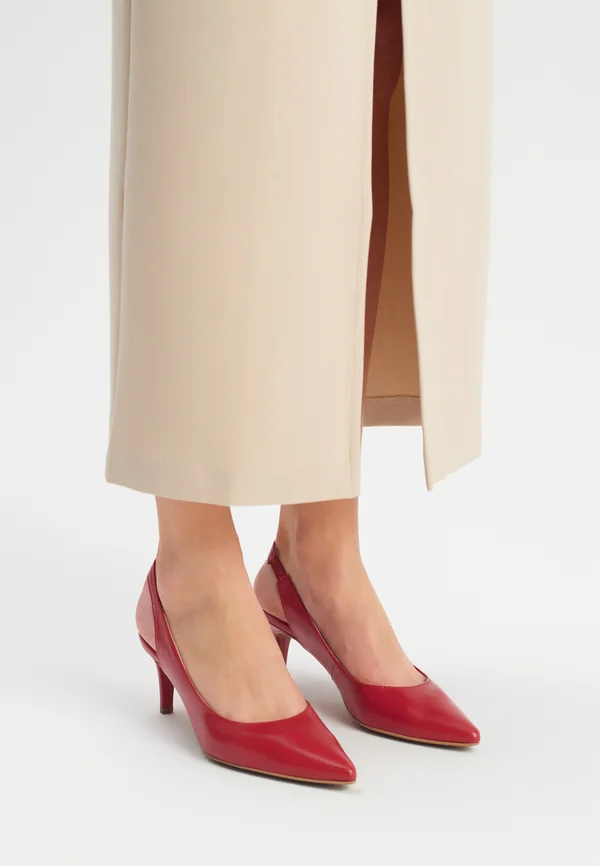 Pumps - red