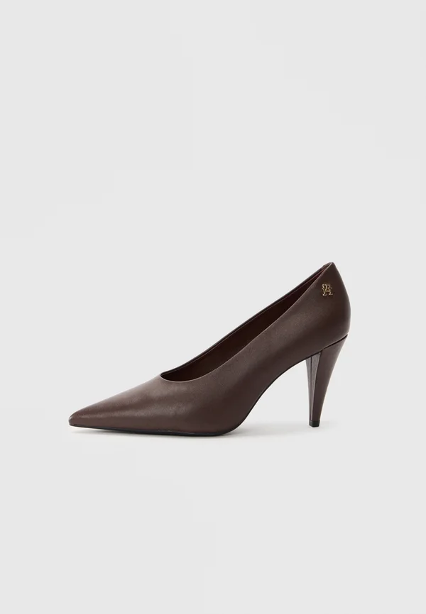Pumps - rich walnut