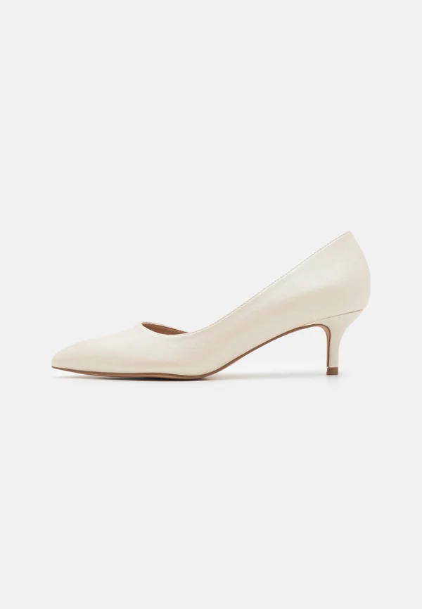 Pumps - white