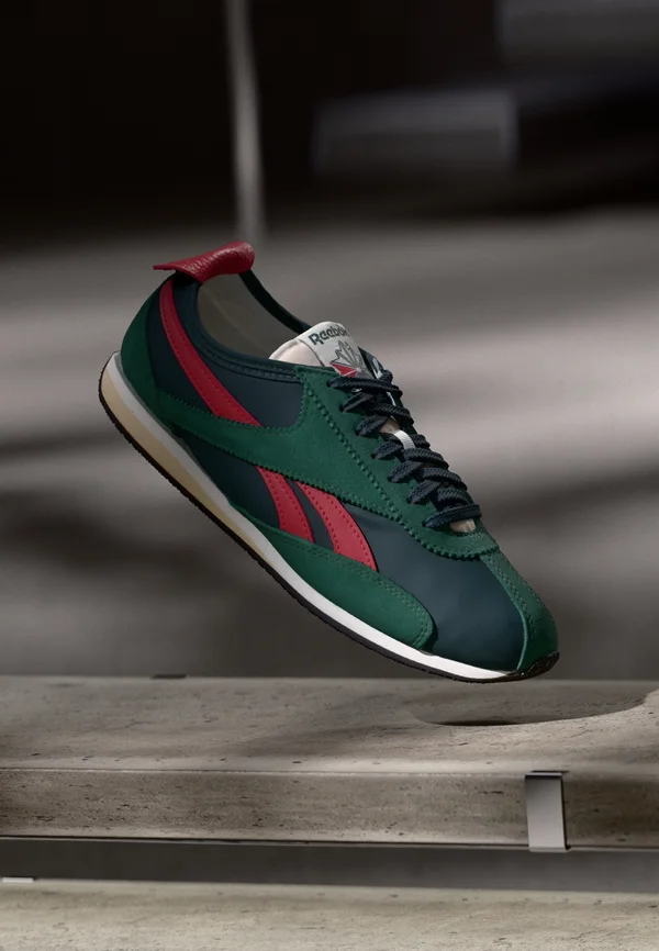 R400 UNISEX - Sneaker low - dark green/forest green/flash red