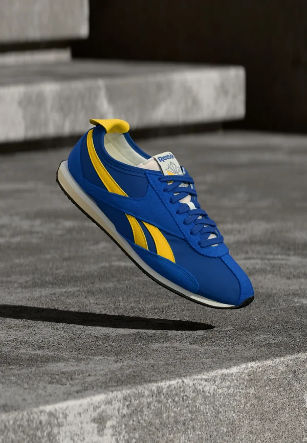 R400 UNISEX - Sneaker low - vector blue/optimum blue/golden-coloured haze